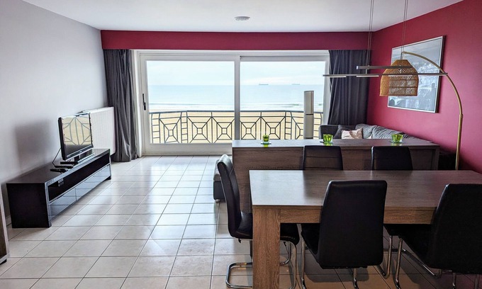 Het Zoute Apartment | ποΈ Knokke Le Zoute - 3 bedroom apartment - sea view - Private garage