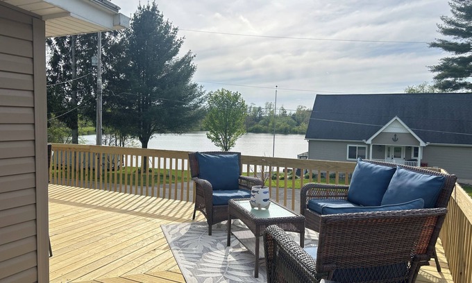 Cambridge Springs House | KnotRLake a cozy get-a-way with a lake view!