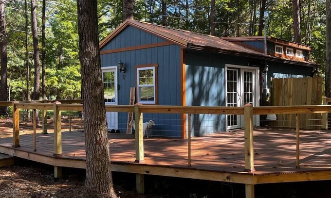 Big Sandy House | Knotty Pines Tiny Cabin House near Kentucky Lake, TN