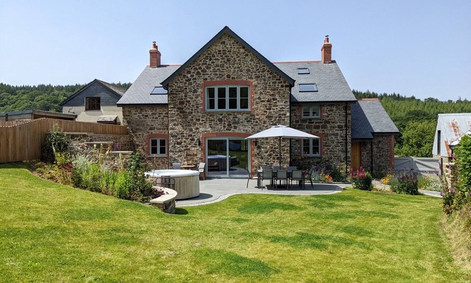 East Portlemouth House | KNOWLE HOUSE, family friendly, luxury holiday cottage in Okehampton