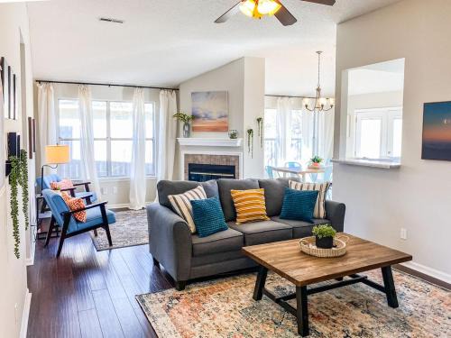 Madison House | Knox Knox Who's there -20min to downtown