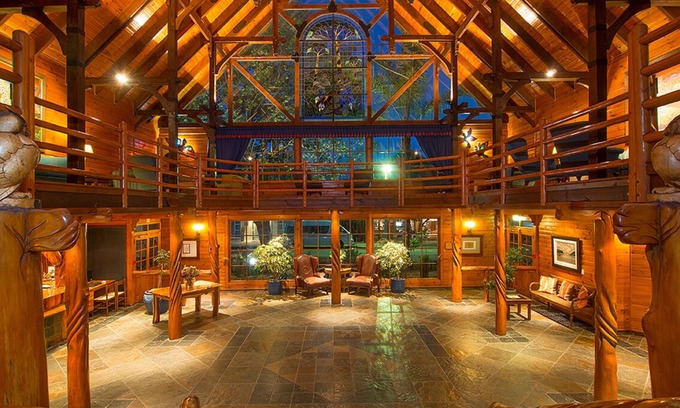 Knysna Central Hotel | Knysna Log-Inn Hotel