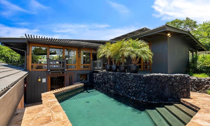 Kahaluu Bay House | Koi Hale