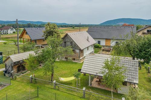 Metlika House | Kolpa Holidays