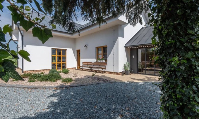 Kladruby nad Labem Villa | Komarov PKK031
