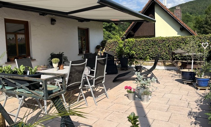 Morlesau Apartment | Komfortable 65qm Ferienwohnung mit Terrasse, Haustiere erlaubt