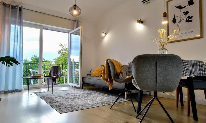 Konstancin-Jeziorna Apartment | Konstancin Comfort - Twój Dom z Daleka od Domu