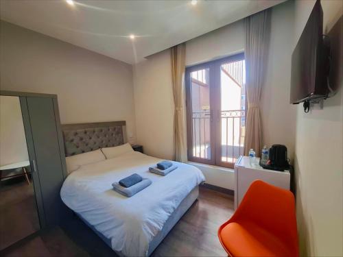 Valentines Apartment | Kornel East London Apartment