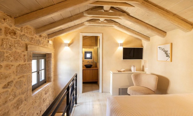 Oitylo House | Korona Boutique Hotel - Junior Suite