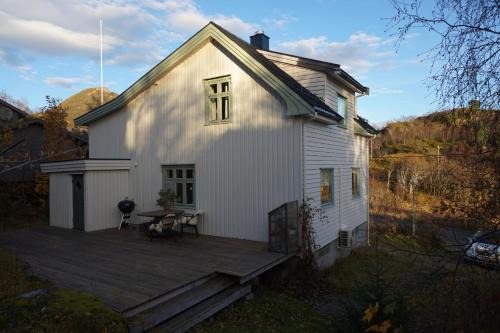 Kabelvag House | Koselig hus ved Kabelvågmarken