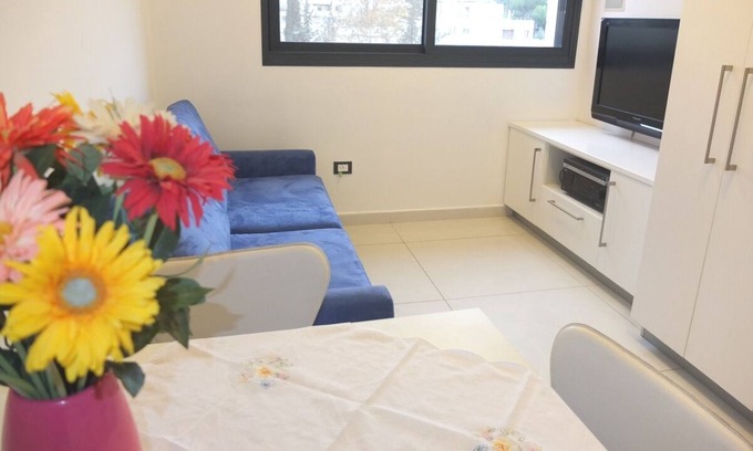 Katamon Apartment | KOSHER 1 bedroom Apartment in Old Katamon