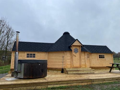 Cerans-Foulletourte House | Kota finlandais avec bain nordique privatif et ferme pédagogique - FR-1-410-457