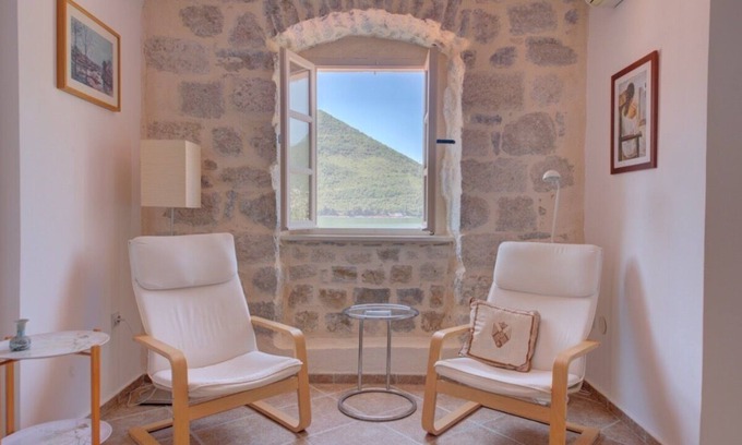 Perast House | Kotor Bay View Apartment in Perast