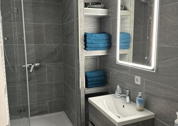 Ittlingen Apartment | KRAICHGAU # 2 Ferienwohnungen in einem Haus mit EBK, WLAN, Monteurzimmer, SELF-CHECK-IN