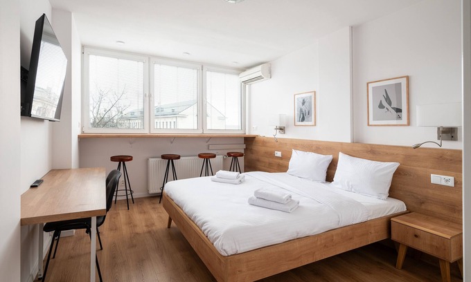 Muranow Apartment | Krasiński Garden Comfort Apartment