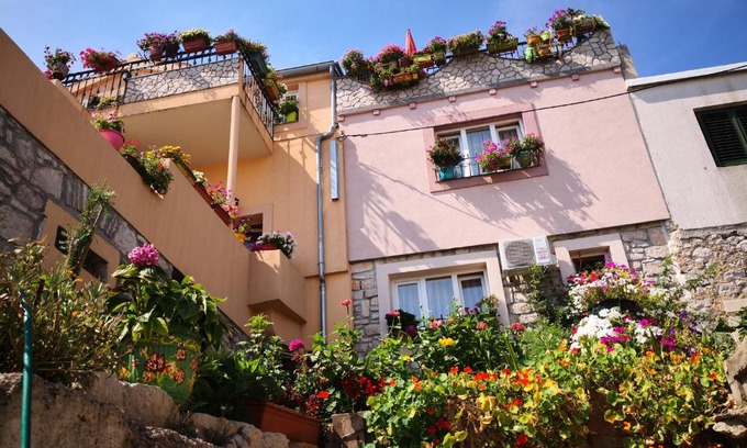 Tijesno Apartment | Kuca Tonci & Semsa