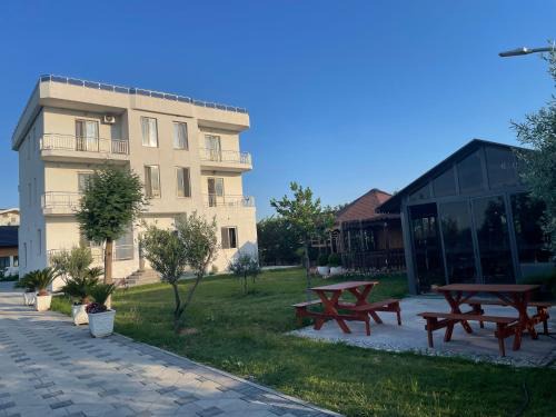 Sakës Apartment | KuneVain Guest House