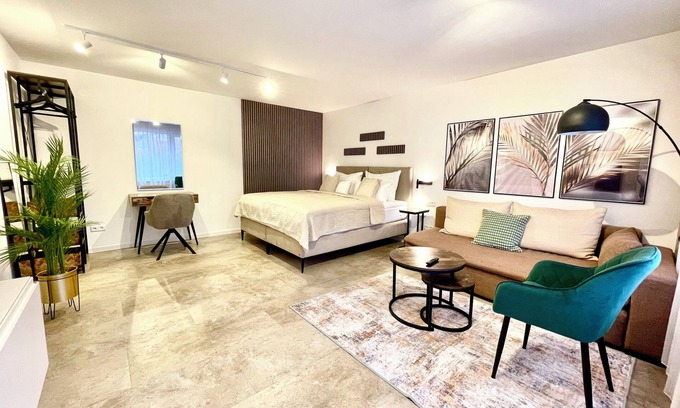 Bad Wildbad Apartment | Kurpark Apartment with swimming pool