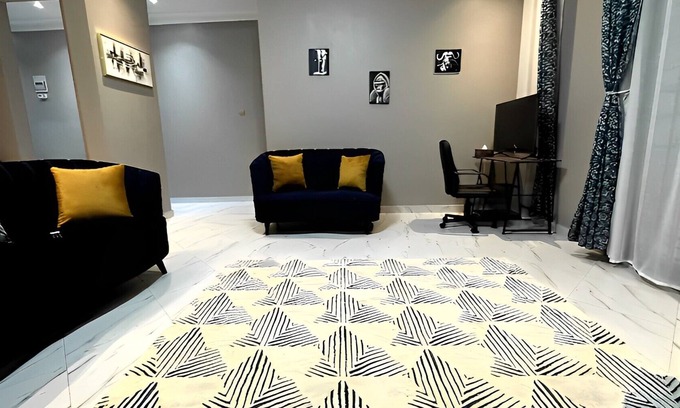 Muyenga Apartment | Kyanja Executive Suite(w/tv, wifi, Netflix and work station)