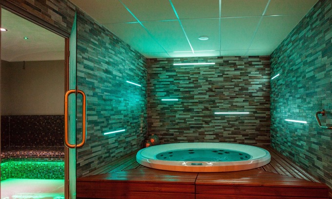 Poulainville Hotel | Kyriad Prestige Amiens Poulainville Hotel and SPA