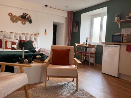 Pontmain Apartment | L'écrin de la villa des roses