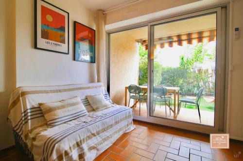 Tamaris Apartment | L’alyzarine