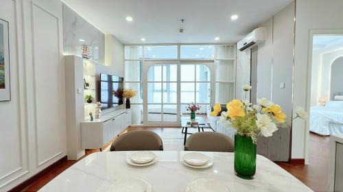 Hoang Mai Apartment | L'amie Homestay - Vinhomes Times City