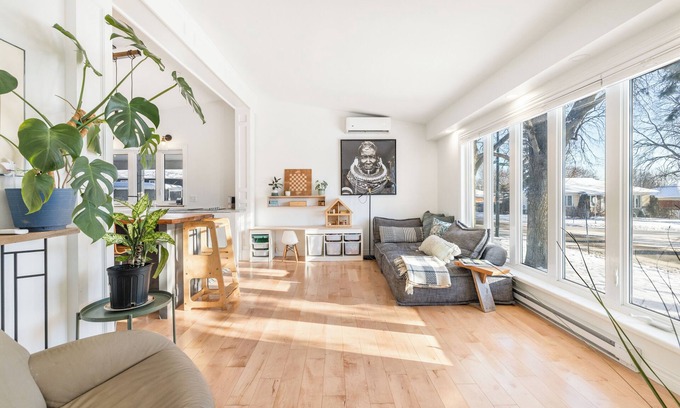 Saint Louis House | L'artiste urbain - 4-bedroom family home.
