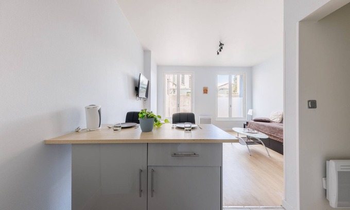 Clermont-Ferrand Apartment | L'Escale Clermontoise - studio 26m²
