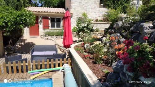 Saint-Martin-de-Bromes Apartment | L'Establoun