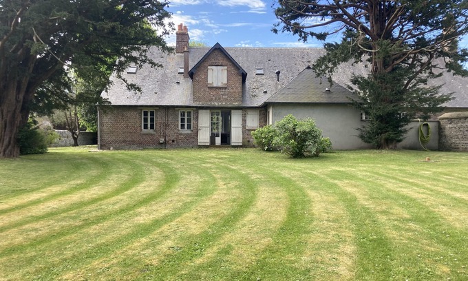 Varengeville-sur-Mer Apartment | L'If, ground floor flat in a beautiful house, close to the beach