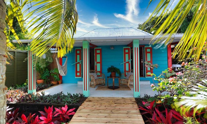 Basse Vallee House | L'incroyable maison de Mamie MECHANT