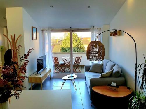 Roanne Apartment | L'Or du temps, appartement cosy