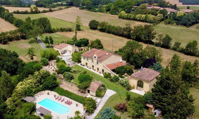 Pech-Luna House | L’Ostalet: a beautifully restored gîte near Mirepoix w/large heated pool
