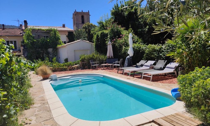 Signes Apartment | L'OUSTAOU