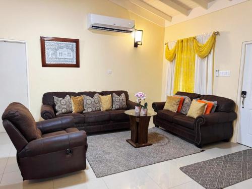 Falmouth House | L&V Paradise Vacation Home with Pool and Gym