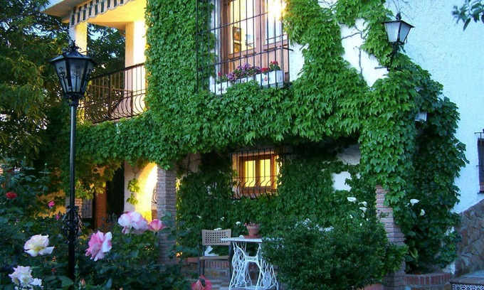 Alfacar Apartment | "La Aldabilla": Restfulness ten minutes from Granada
