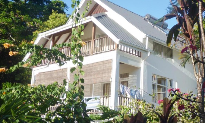 Mare Anglaise Apartment | La Batie selfcatering Apartment