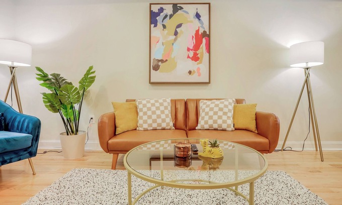Trinidad House | "La Bella Casa" Fabulous 4-bedroom townhome near H St & Union Market