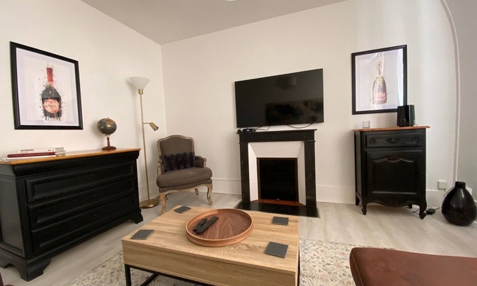Chateau-Thierry House | LA BELLE ADRESSE - HEART OF TOWN