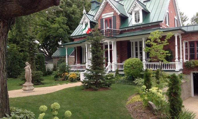 Saint-Denis-sur-Richelieu Bed & Breakfast | La Belle aux Berges