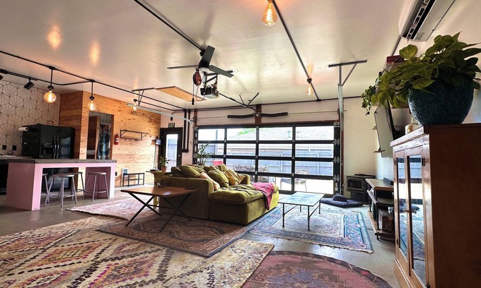Edgewater Apartment | La Bohème - Charming and stylish studio