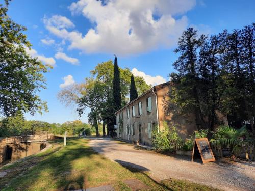 Mas-Saintes-Puelles Bed & Breakfast | La Bonne Planque - Maison éclusière de La Planque