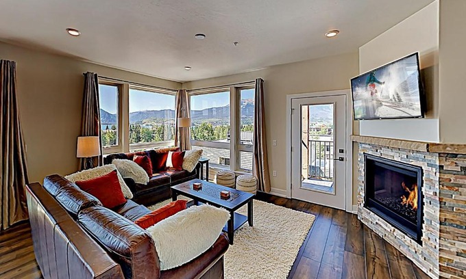 Dillon Apartment | La Bonte Townhomes Unit 304