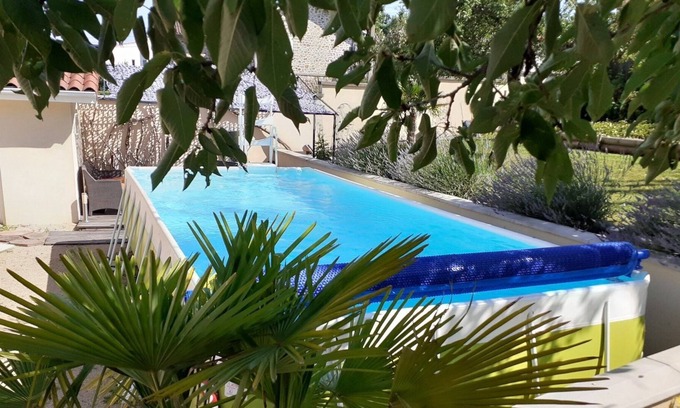 Brioude House | La Brivadoise, pleasant townhouse with swimming pool