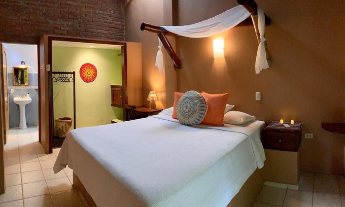 Ayampe Bed & Breakfast | La Buena Vida Hotel