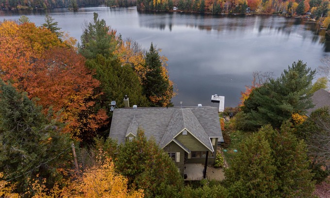 Sainte-Marcelline-de-Kildare Ski Chalet | Lake Leon Chalet