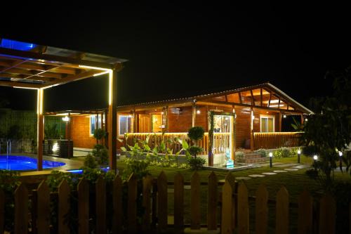 Chevella House | La Cabana, The Wooden Cottage with Private Pool