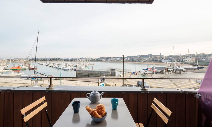 La Cite Apartment | La Cabine - One Bedroom Apartment, Sleeps 4