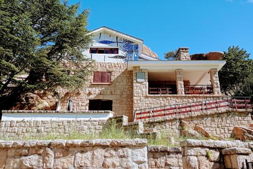 Manzanares el Real Ski Chalet | La Casa De La Pedriza